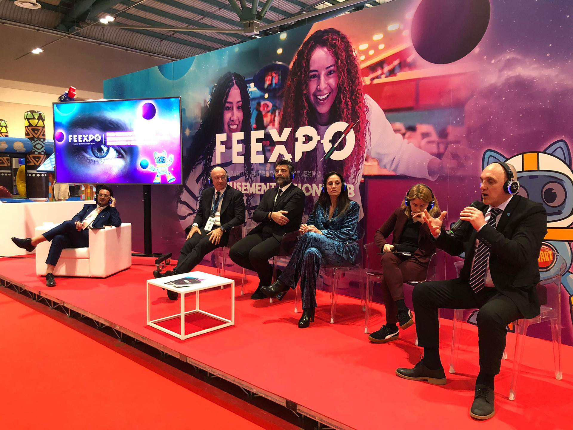Luca Massaccesi e altri rappresentanti di ONBD al FEEXPO di Bergamo